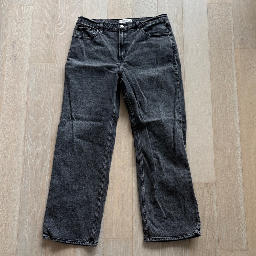 Abercrombie & Fitch Black Wash Straight Leg Women's Jeans